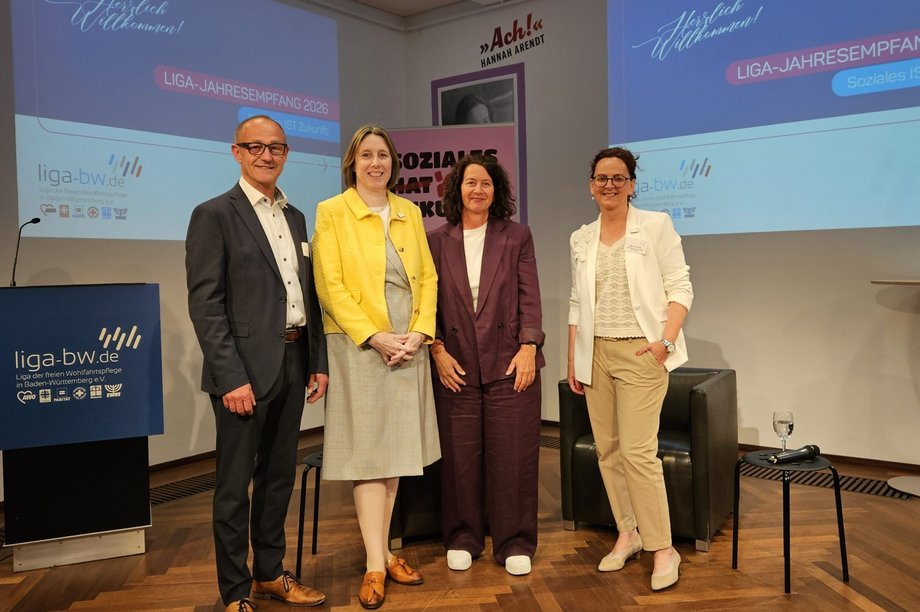 Gruppenbild Liga-Vorstand mit Staatssekretärin: Ulf Hartmann, Beatrix Vogt-Wuchter, Staatssekretärin Petra Krebs und Manuela Mayer.