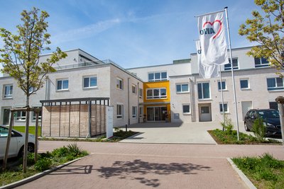 Haupteingang des AWO-Seniorenzentrums Am Feldrain